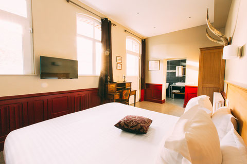 The Gem, guest rooms, guesthouse, B&B (bed and breakfast) in the city center of Amiens, shuttle service, breakfast included, a home away from home, deluxe rooms