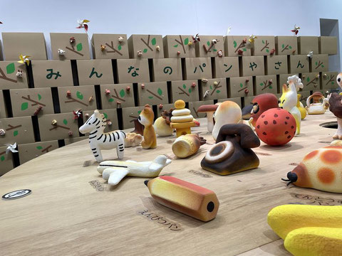 絵本の内容を忠実に再現した作家さんの手づくり作品も必見です。