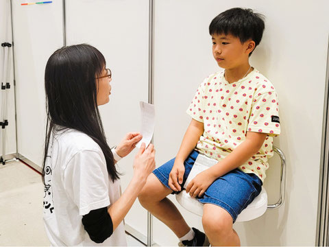インタビューの練習をします