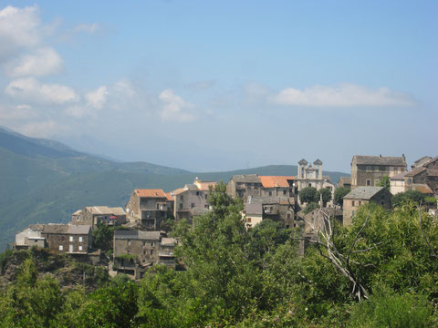 Olmo -  Le village et son église
