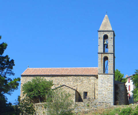 Ventiseri - Eglise Saint-Jean l'Evangéliste - Edifiée dès le Moyen Agereconstruite et restaurée jusqu'au XXès. Elle est citée en 1589 par Mgr Mascardi dans le rapport de sa visite pastorale