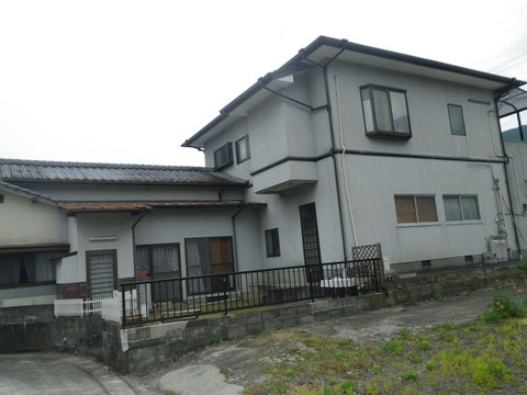 熊本I様家の外壁塗装と屋根塗装前です。