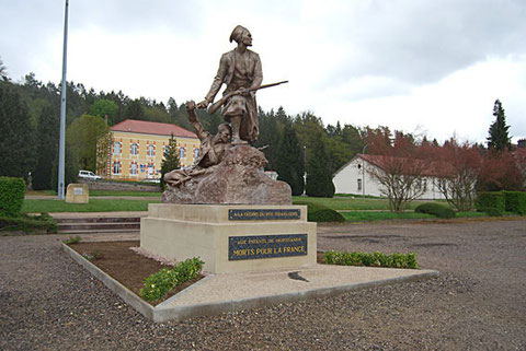 Le monument installé à Epinal collection anciens de Mostaganem