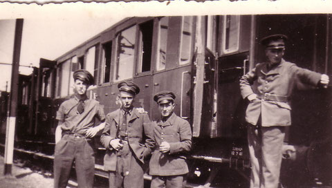 Barde et des amis en gare de Marrakech en 1941-1942