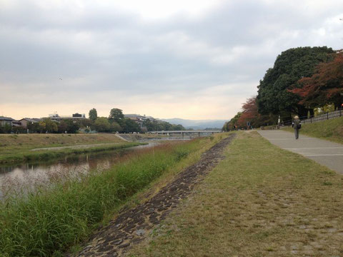 18:12　鴨川　丸太町付近