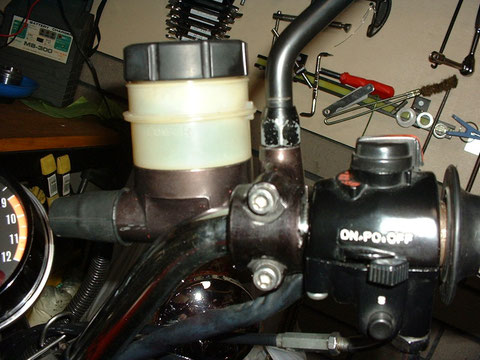 Z750F(D1) 用の5/8マスター