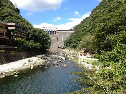 湯原ダムと湯原温泉郷