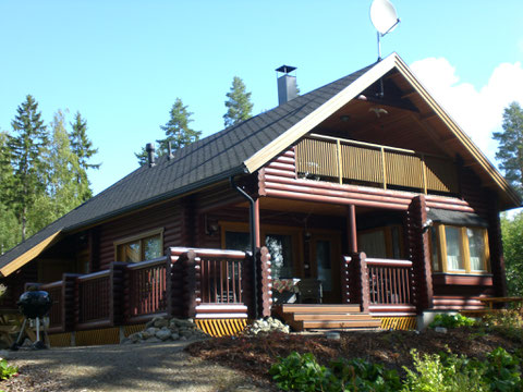 smsfi. de  ODER  ferienhaus-am-see-finnland.de      Sunny Mökki Sysmä. Ferienhaus direkt am See in Süd-Finnland. Eigenes Boot. Sauna im Haus. Ganzjährig mit dem Pkw erreichbar.