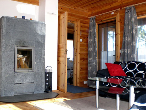 smsfi. de ODER ferienhaus-am-see-finnland.de Sunny Mökki Sysmä. Ferienhaus direkt am See in Süd-Finnland. Eigenes Boot. Sauna im Haus. Ganzjährig mit dem Pkw erreichbar.
