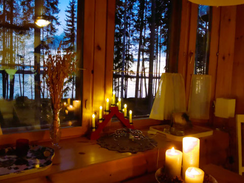 Candle Light Dinner Fenster zum See Blockhaus