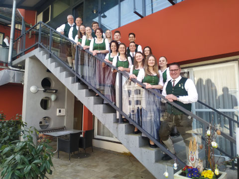 V.l.n.r.: H. Goger, A. Goger, E. Stachl, M. Baumgartner, R. Gutmann, S. Baumgartner, J. Stachel, H. Grieshofer, S. Stachl-Nistelberger, M. Peinsipp, C. Allmer, F. Goger, V. Käfer, V. Mittlinger, L. Fuchs, J. Fuchs