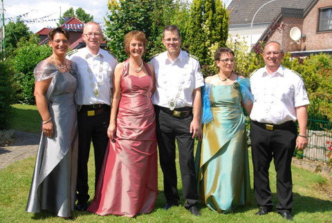 Königshaus 2012 im Pfarrgarten