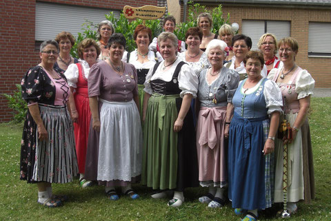 vlnr: Margot Speckens, Hannelore Engels, Sibille Gormanns, Karin Bohnen, Helga Offermanns, Ursula Schiwiora, Dorothee Wingerath, Véronique Mende, Maria Wirtz, Susanne Knor, Elsbeth Simons, Bettina Bohnen (StK), Hedi Waßenberg, Marita Wingerath, Rosi Pelt