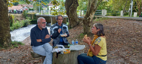 Daniel , Josiane et Jacques (invité) en petit comité pour le pique-nique  !