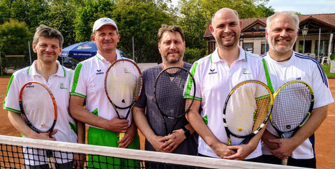 MEISTER 2018 – Herren 40 des WSV Aschaffenburg: Peter Voigt, Klaus Reitzmann, Markus Schuster, Markus Wengerter und Frank Spatz. Auf dem Foto fehlt Florian Blank.