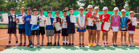 Sieger und Platzierte im Kleinfeld U7, U8, U9 und MidCourt U10 der Mädchen