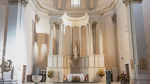 Leider kamen wir nicht ins Innere der Kirche. Deshalb nachträglich hier ein Blick hinein. Bildquelle: www.visitperalda.cat