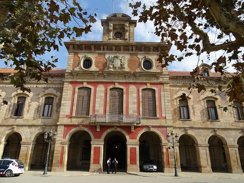 Das Parlament der katalanischen Regionalregierung im Parc de la Ciutadela in Barcelona - einst Arsenal, in dem die Waffen zur Unterdrückung der Katalanen lagerten, heute Ort der Selbstverwaltung Kataloniens