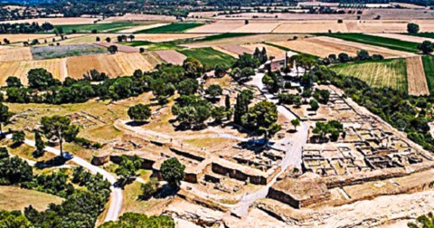 Luftaufnahme der Ruinen von Ullastret / Puig de Sant Andreu - Quelle: Ullastret / Museu d´Arqueologia de Catalunya (MAC)