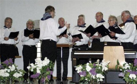 Premiere für den Shanty-Chor beim Liederabend - 17. Mai 2015 -Leitung: Florian Schaub