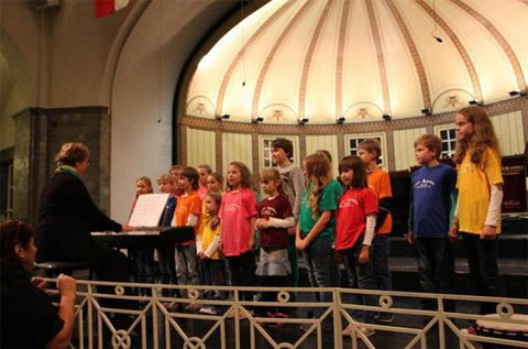 Kinderchor beim Gruppenchorkonzert 2014 - Leitung: Annemarie Kreuzer