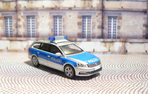Standard-Funkstreifenwagen vom Typ VW Passat