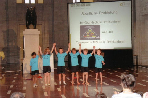 Foto: nach der sportlichen Darbietung der Breckenheimer Kinder