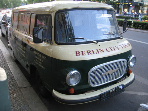 Barkas B 100 gesehen in Berlin Nähe zoologischer Garten am 05.08.2009  (klick auf Bild)