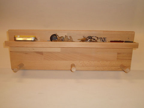 Eine Garderobe.