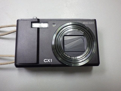 愛機　RICOH CX1　一日3000枚撮影にも耐える