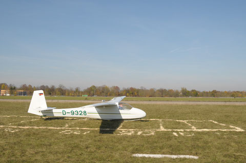 Ohne fliegerische Übung geht nichts in diesem kurzen Ziellandefeld. Foto: jkob