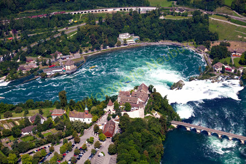 Viel Wasser im Rhein, im August