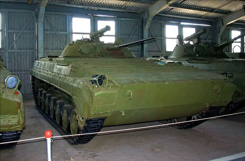 Der BMP mit sieben Laufrollen.