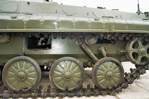 Hier sind 2 vorgeschriebene Entmilitarisierungsschnitte zu sehen