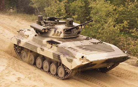 BMP 2 "Berezhok" mit Panzerabwehrraketen "Kornet-E"