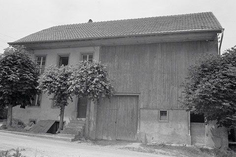 Das oberste Haus im Dorf: Rothenfluhstrasse 8  (Foto: Dieter Opferkuch, 1973 © SGV)