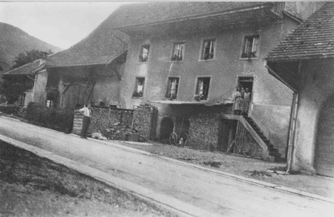 Die Schmitte ca.1936. Im Hausteil links war eine Wagnerei untergebracht.