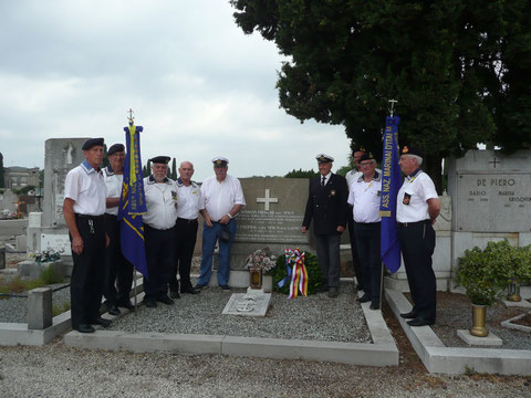 Cimitero di Gorizia con C.N. Seppi, D.R. Semi Rapp. Marinai Austriaci, Anmi Gorizia e Trieste.