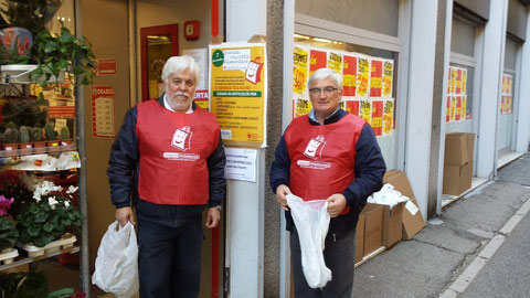 Raccolta alimentare pro Caritas .