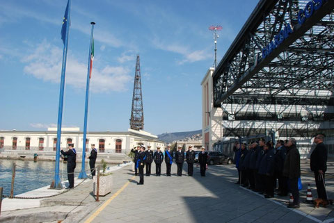 Alza bandiera.