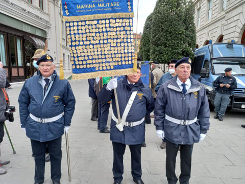 Trieste 26 ottobre medagliere nazionale con VPN Seppi VP Amodeo e socio Ruzzier . 