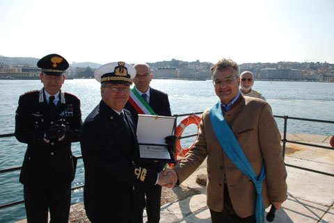 Targa della Provincia alla Capitaneria di Porto