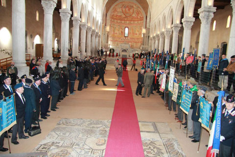 Schieramento nella Basilica di Aquileia