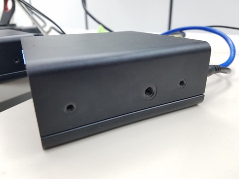 LiveShell X 正面から見て右側面