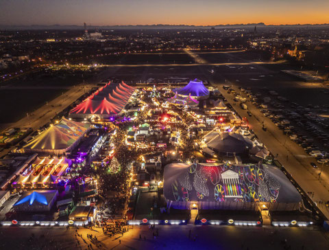 Το Χειμερινό Tollwood Festival είναι ένα από τα πιο δημοφιλή και ιδιαίτερα φεστιβάλ του Μονάχου