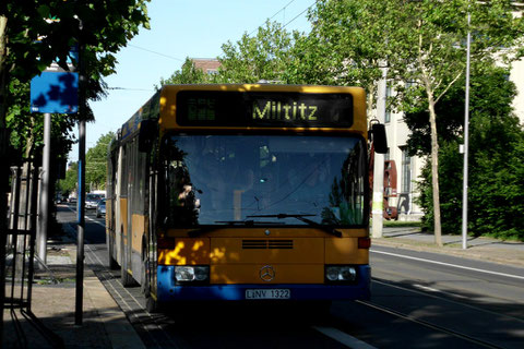 Ein Linienbus aus Leipzig als Schienenersatzverkehr