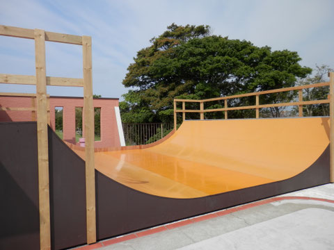 Villa Street Park - 潮風を感じる本格スケートボードパーク Villa Street Park - 潮風を感じる本格スケートボードパーク