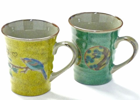九谷焼 ペアマグカップ 丸紋松竹梅緑塗り&黄塗り金糸梅に鳥 裏絵