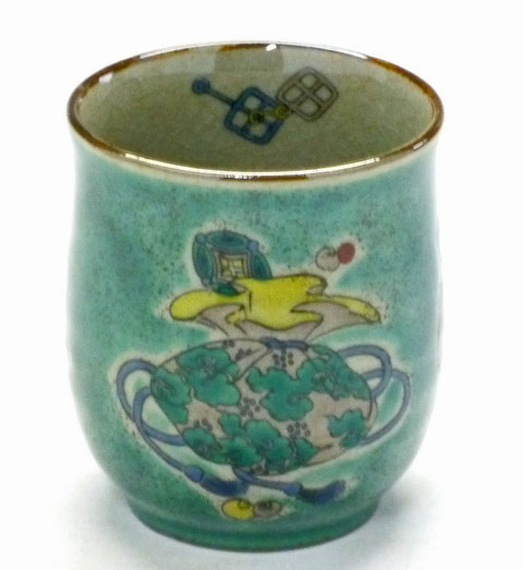 九谷焼【お湯呑】大 宝尽くし緑塗り【中裏絵】