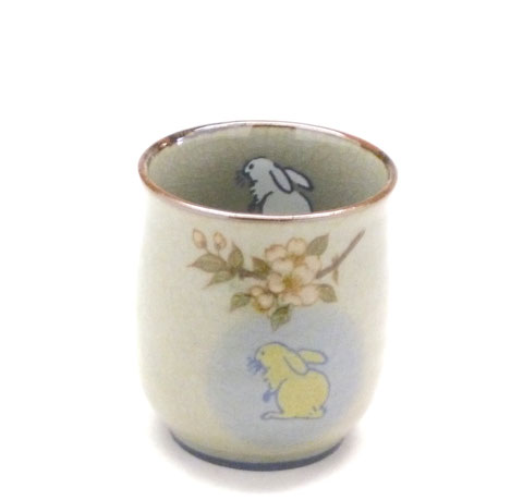九谷焼『お湯呑』小 白兎しだれ桜『中裏絵』(緑)